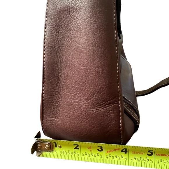 Authentic 100%  Leather AGM.CTT Beyond Leather Crossbody Women Bag Purse. - Picture 15 of 16